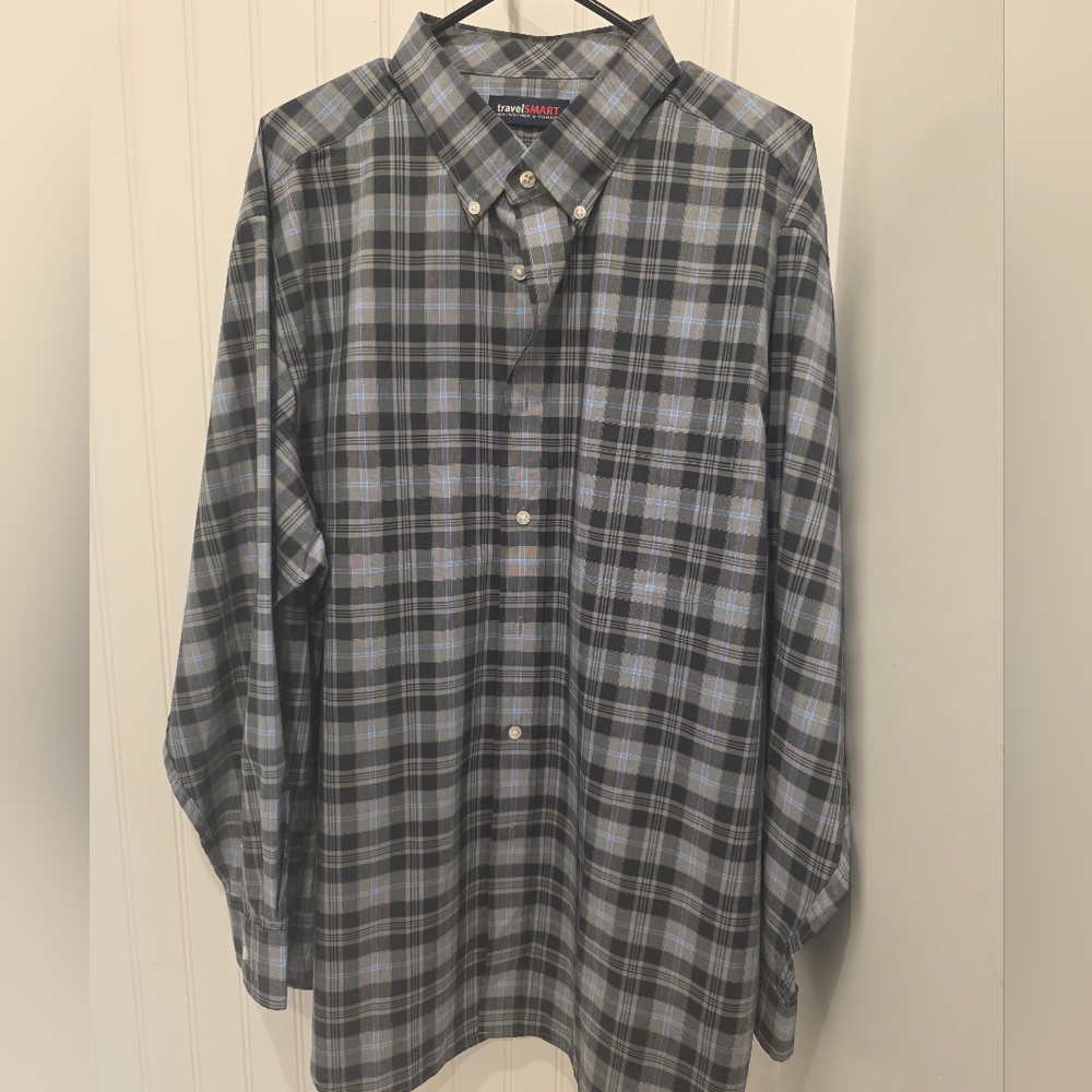 Roundtree & Yorke Black and Gray Casual Button Down Shirt
